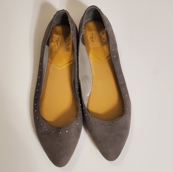 Dolce Vita Gray Faux Suede Pointy Studded Flats 6 - Picture 4 of 11